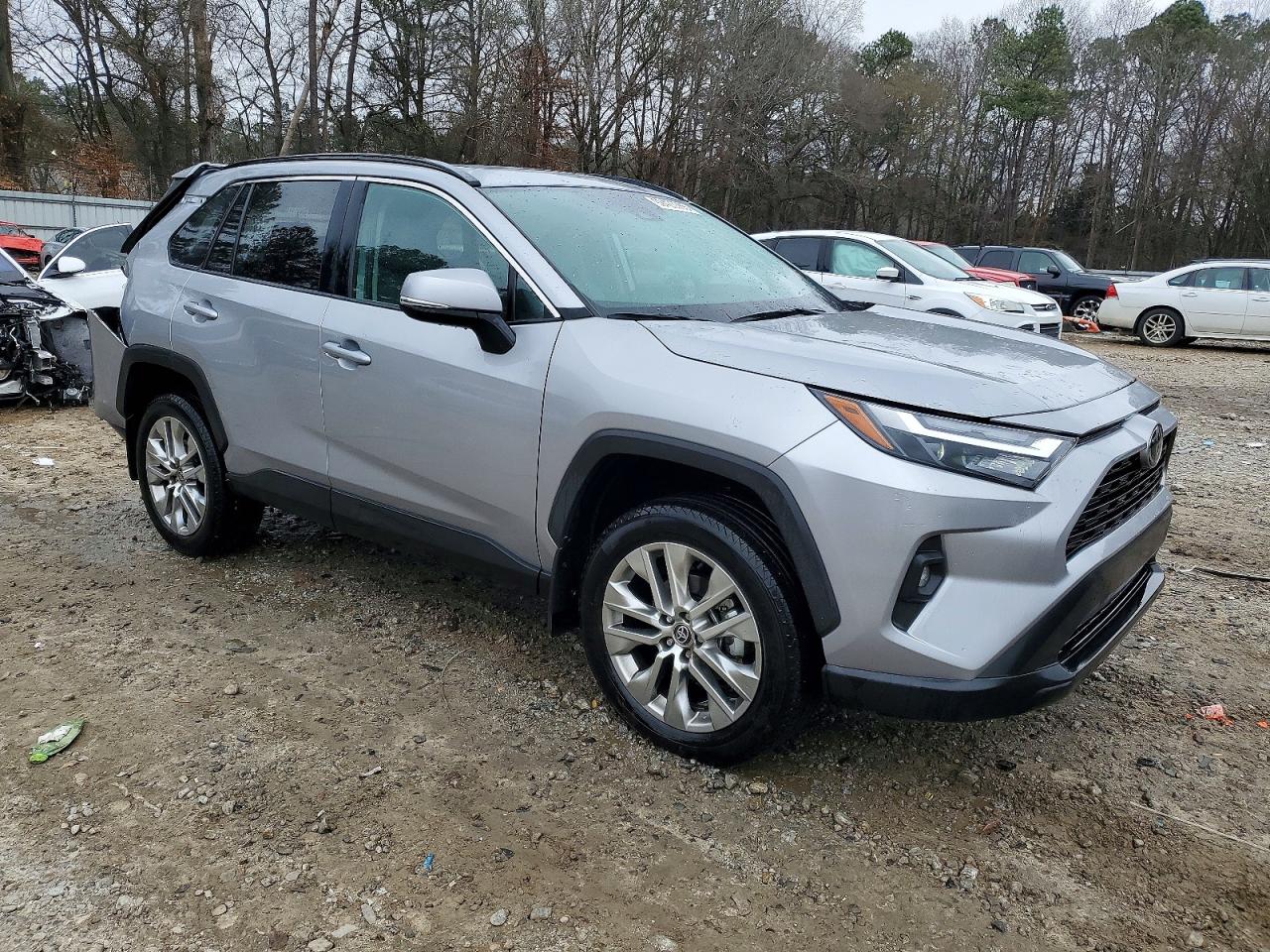 2024 TOYOTA RAV4 XLE PREMIUM photo 4