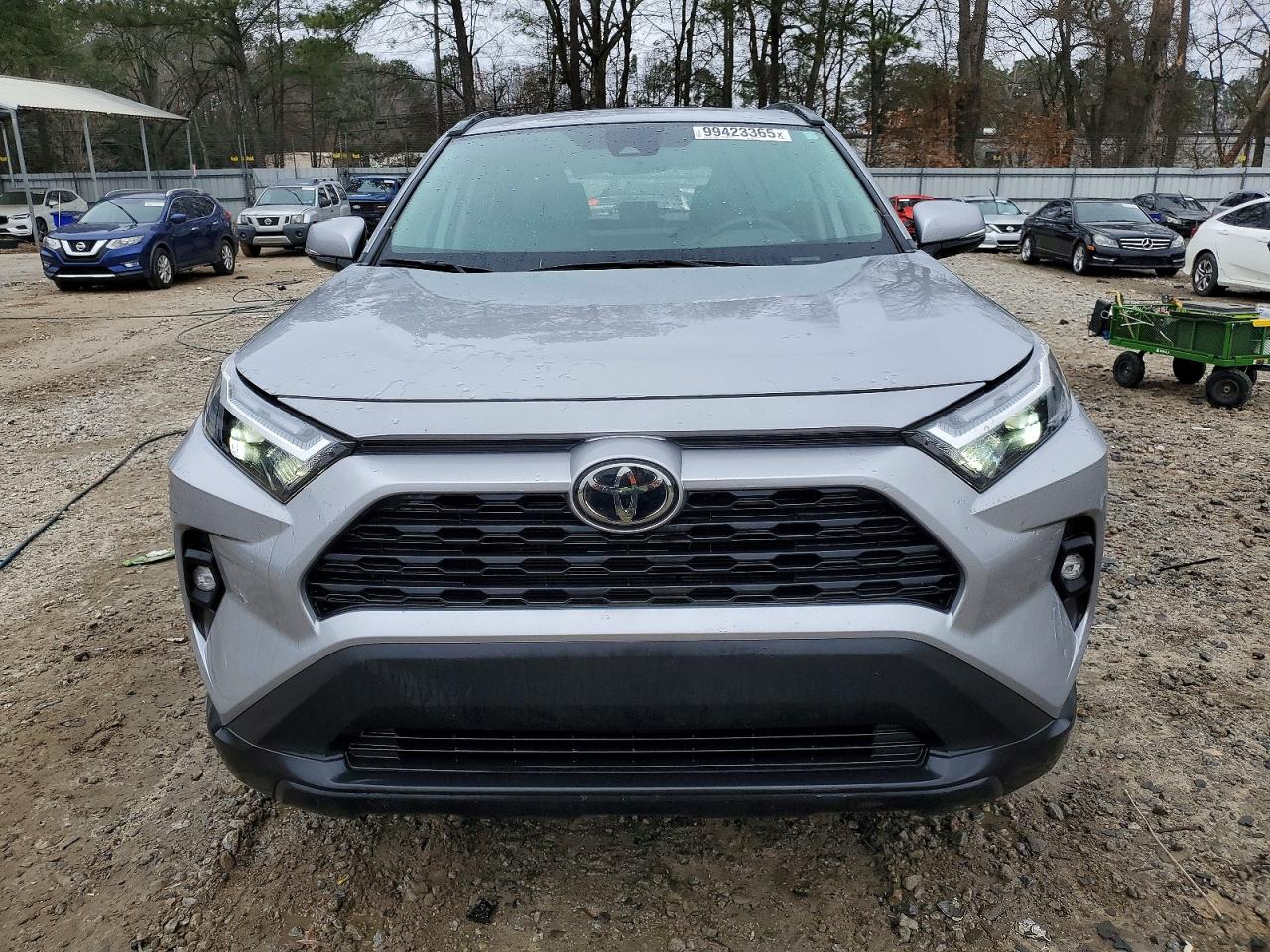 2024 TOYOTA RAV4 XLE PREMIUM photo 5