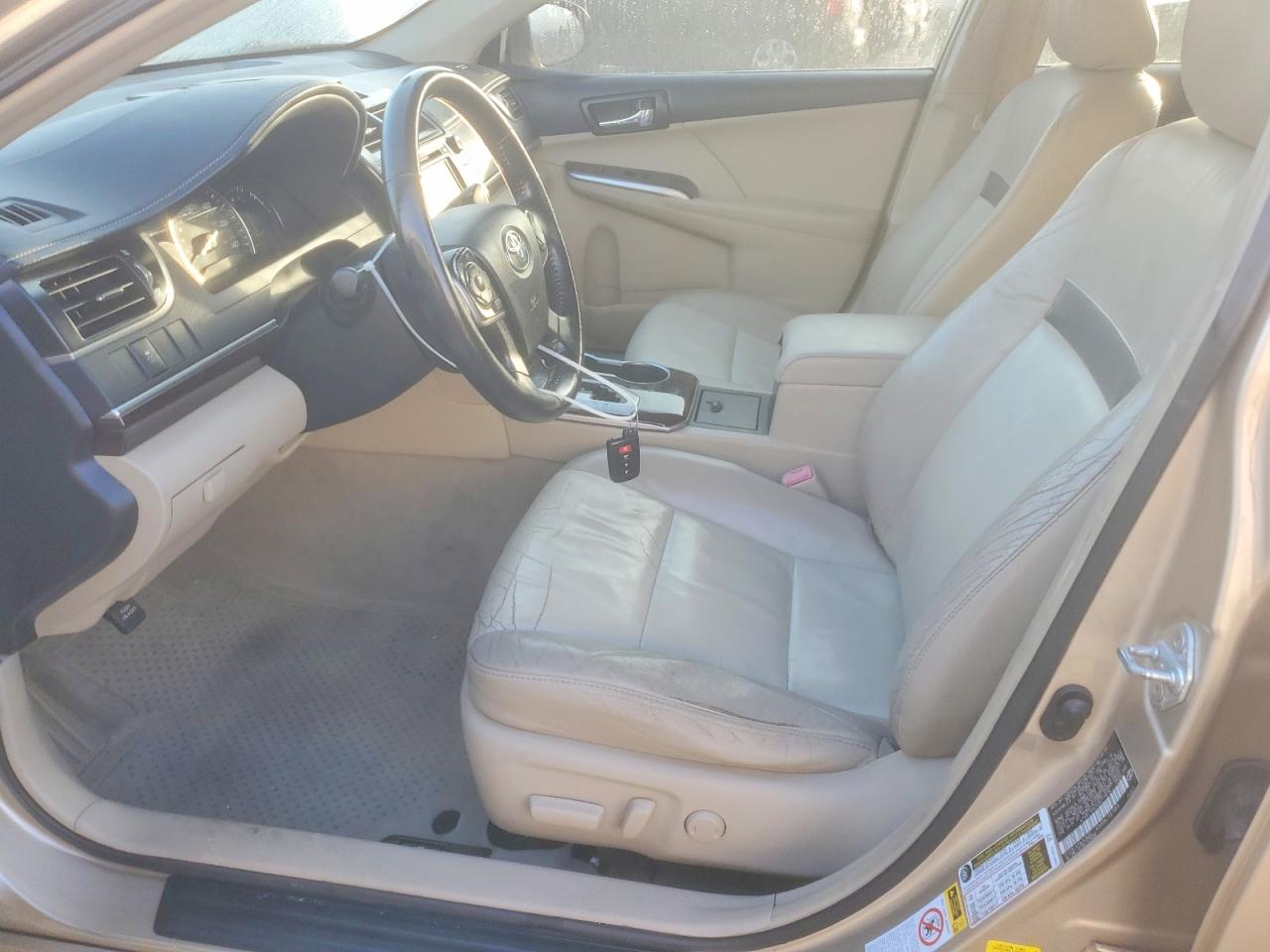 2012 TOYOTA CAMRY XLE photo 7