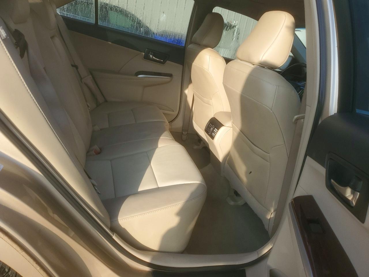 2012 TOYOTA CAMRY XLE photo 10