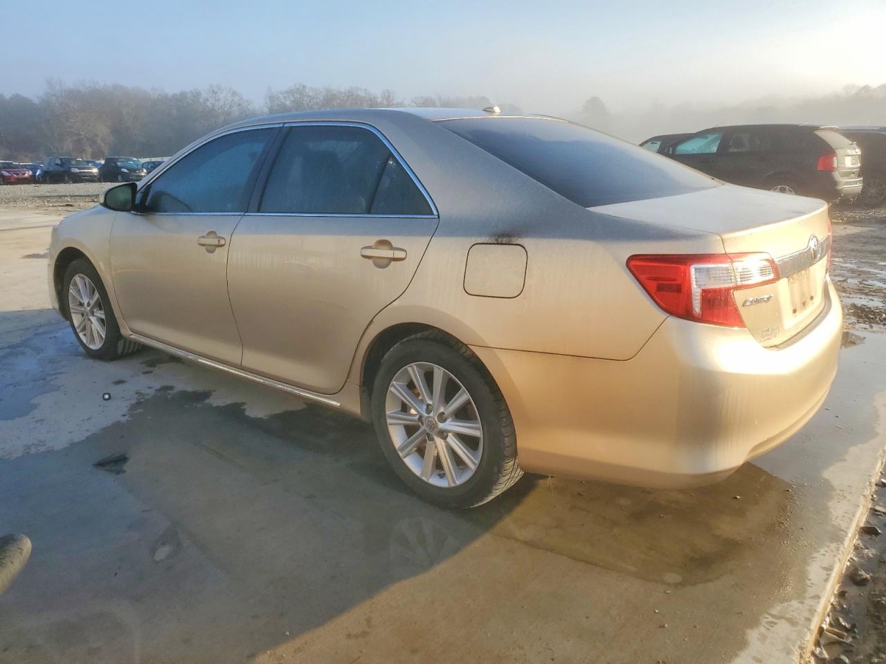 2012 TOYOTA CAMRY XLE photo 2