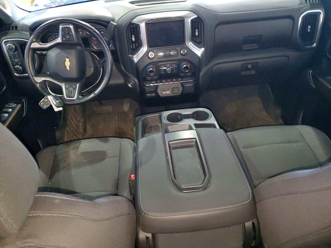 2020 CHEVROLET SILVERADO K1500 LT photo 8