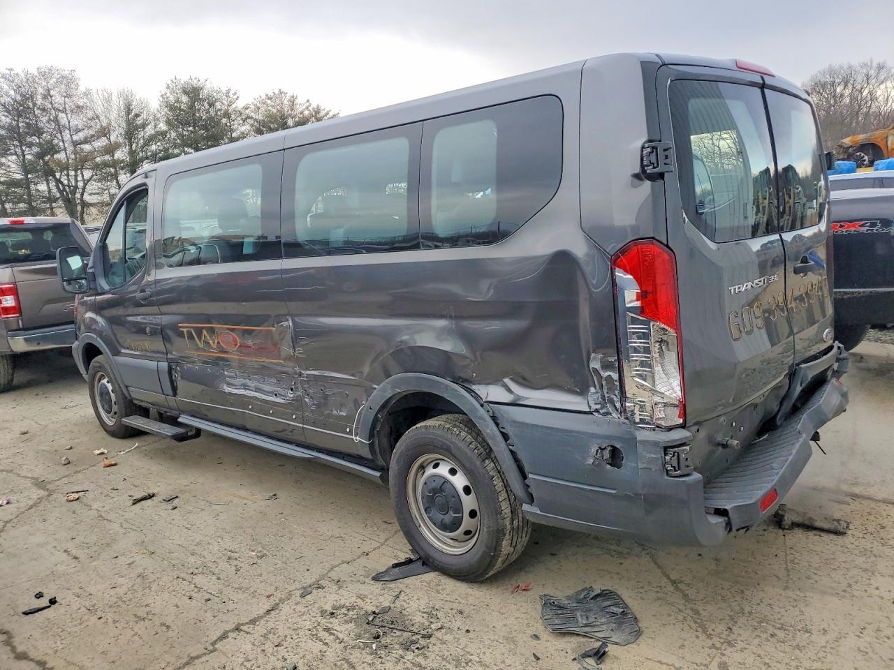 2017 FORD TRANSIT T-350 photo 2