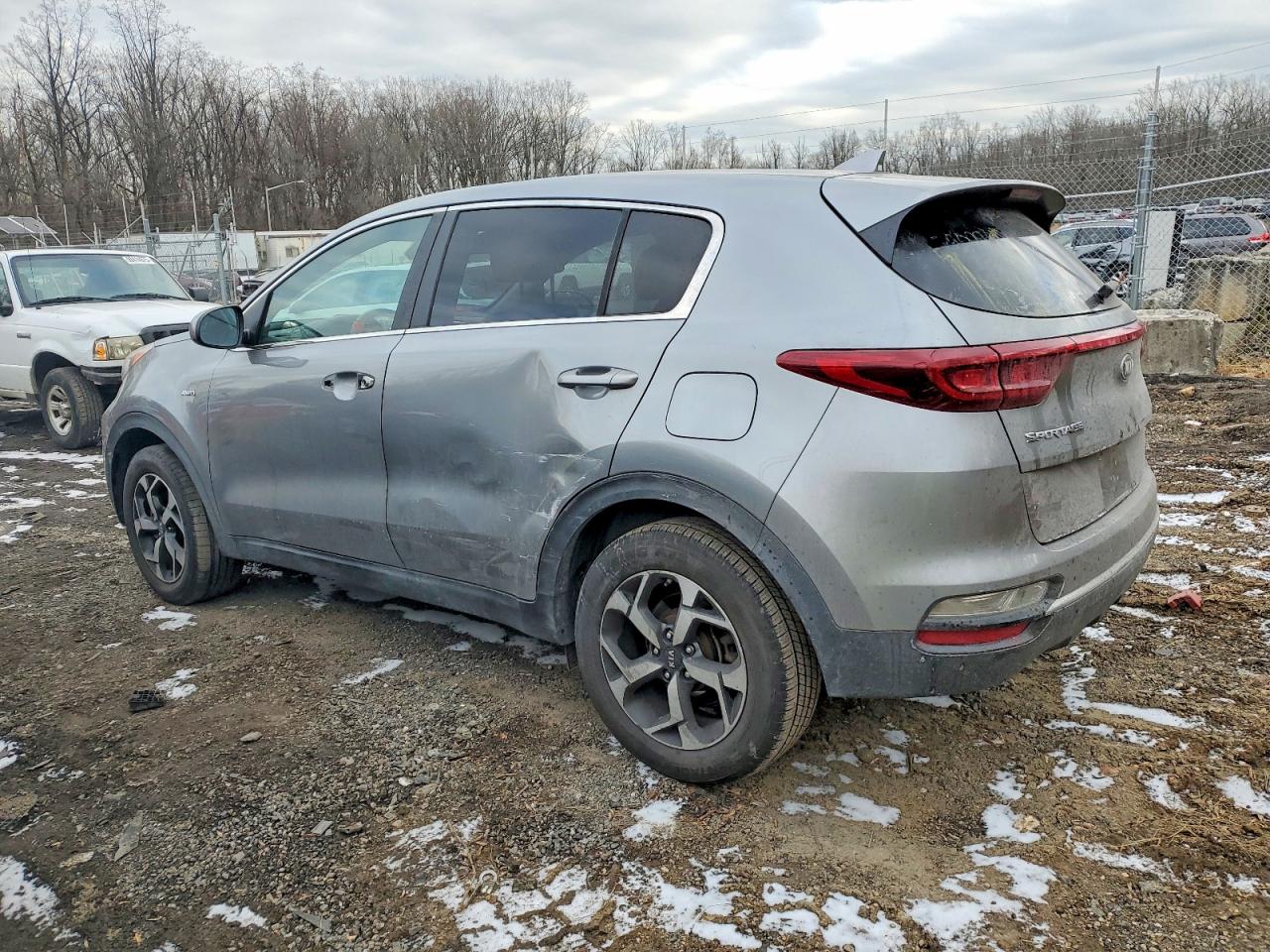 2021 KIA SPORTAGE LX photo 2