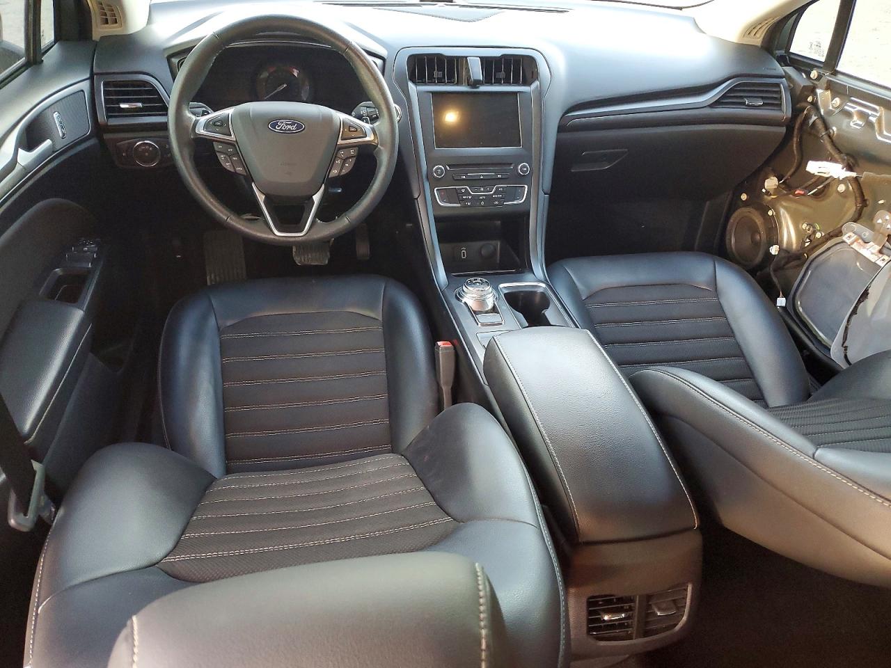 2018 FORD FUSION SE photo 8