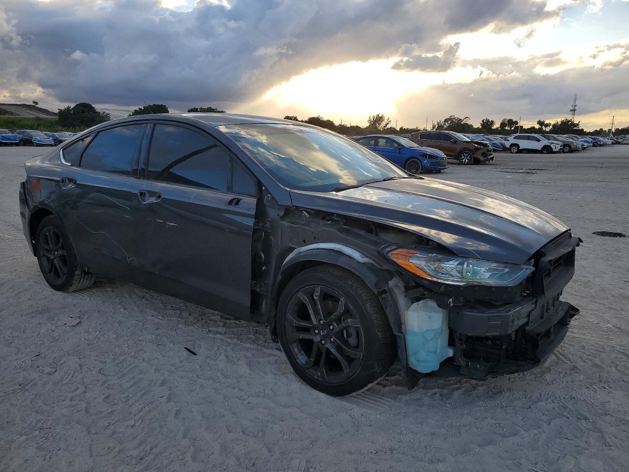 2018 FORD FUSION SE photo 4