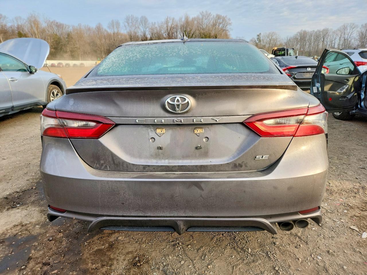 2022 TOYOTA CAMRY SE photo 6