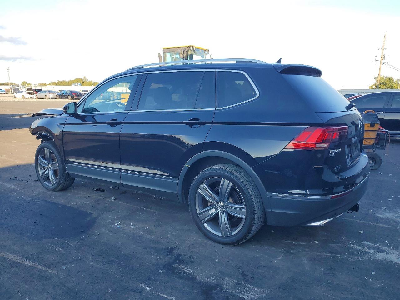 2020 VOLKSWAGEN TIGUAN SE photo 3
