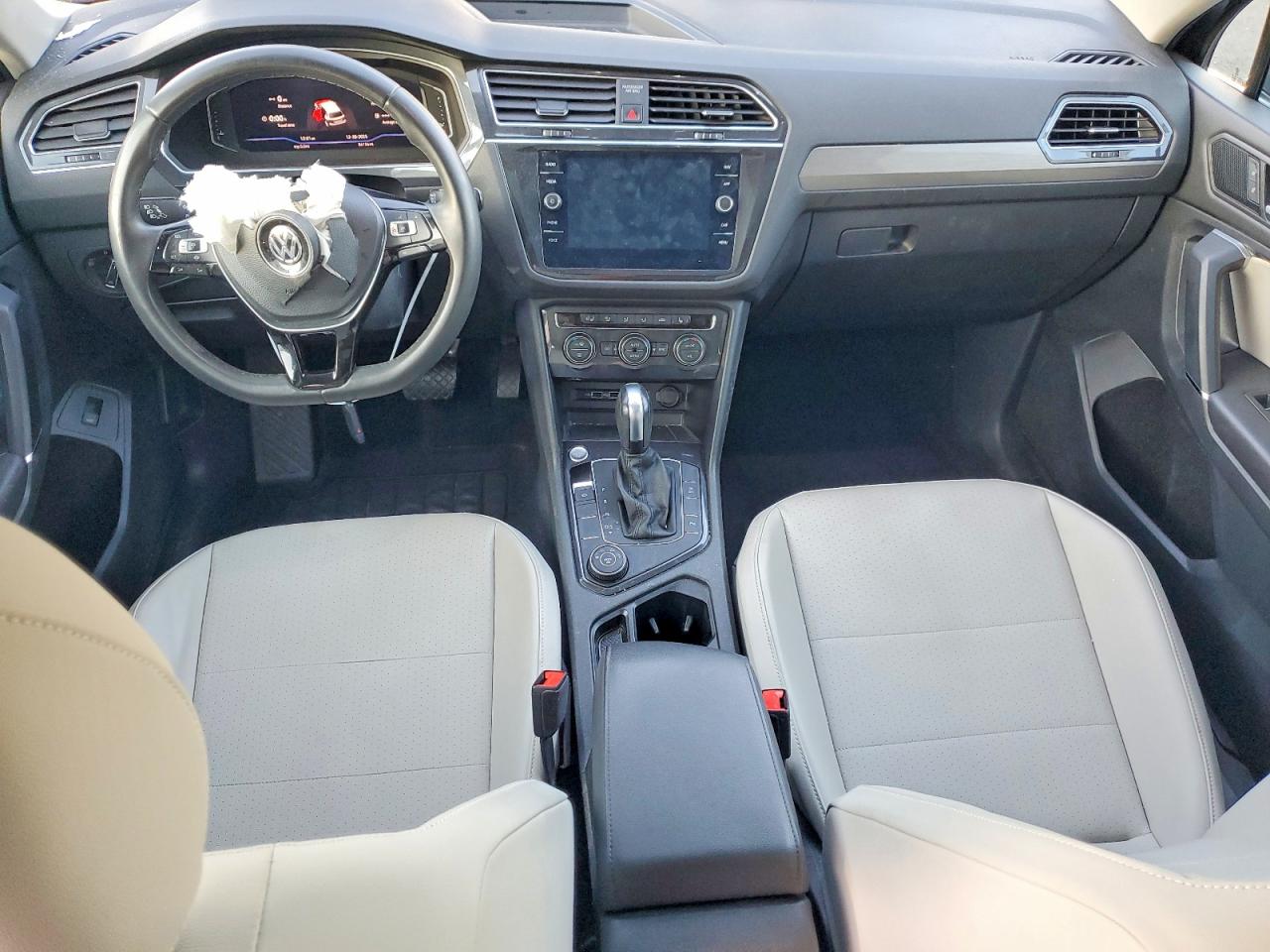 2020 VOLKSWAGEN TIGUAN SE photo 15