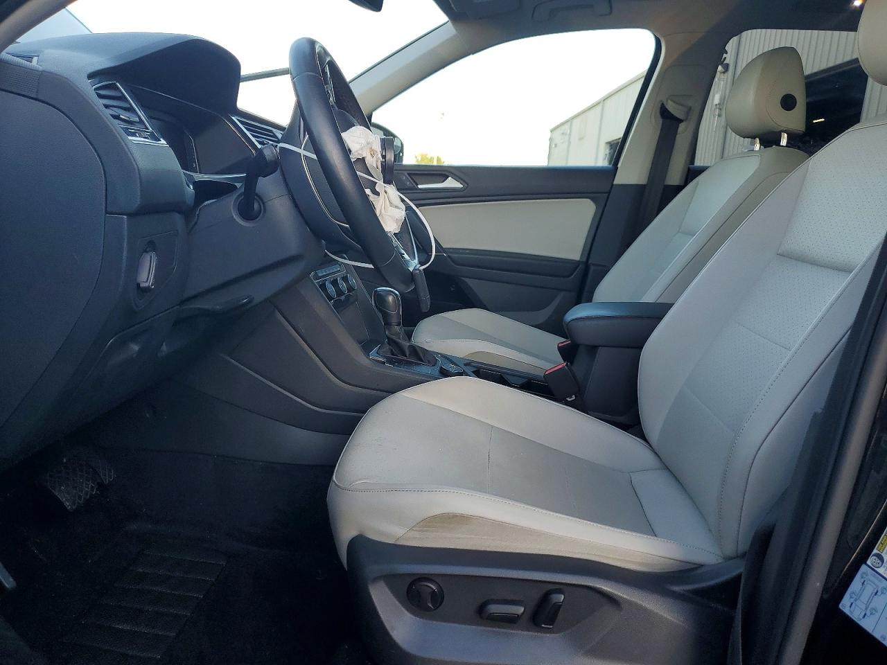2020 VOLKSWAGEN TIGUAN SE photo 13