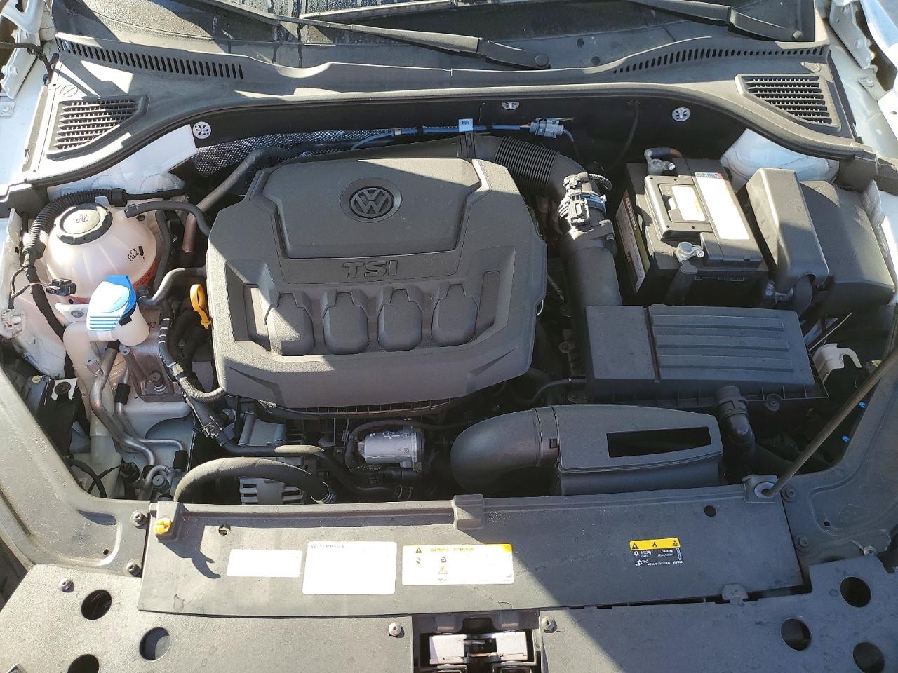 2021 VOLKSWAGEN PASSAT SE photo 21