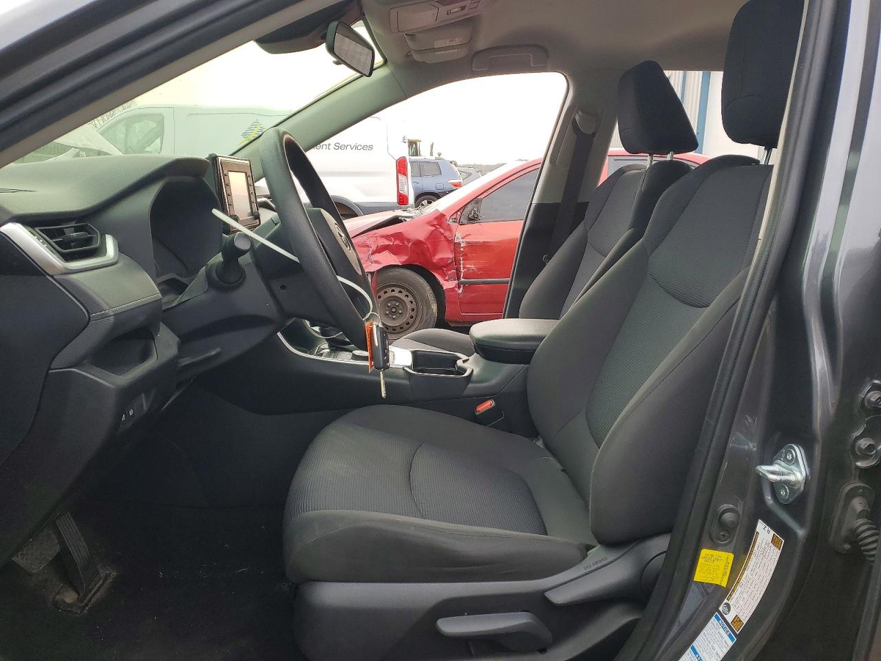 2019 TOYOTA RAV4 LE photo 7