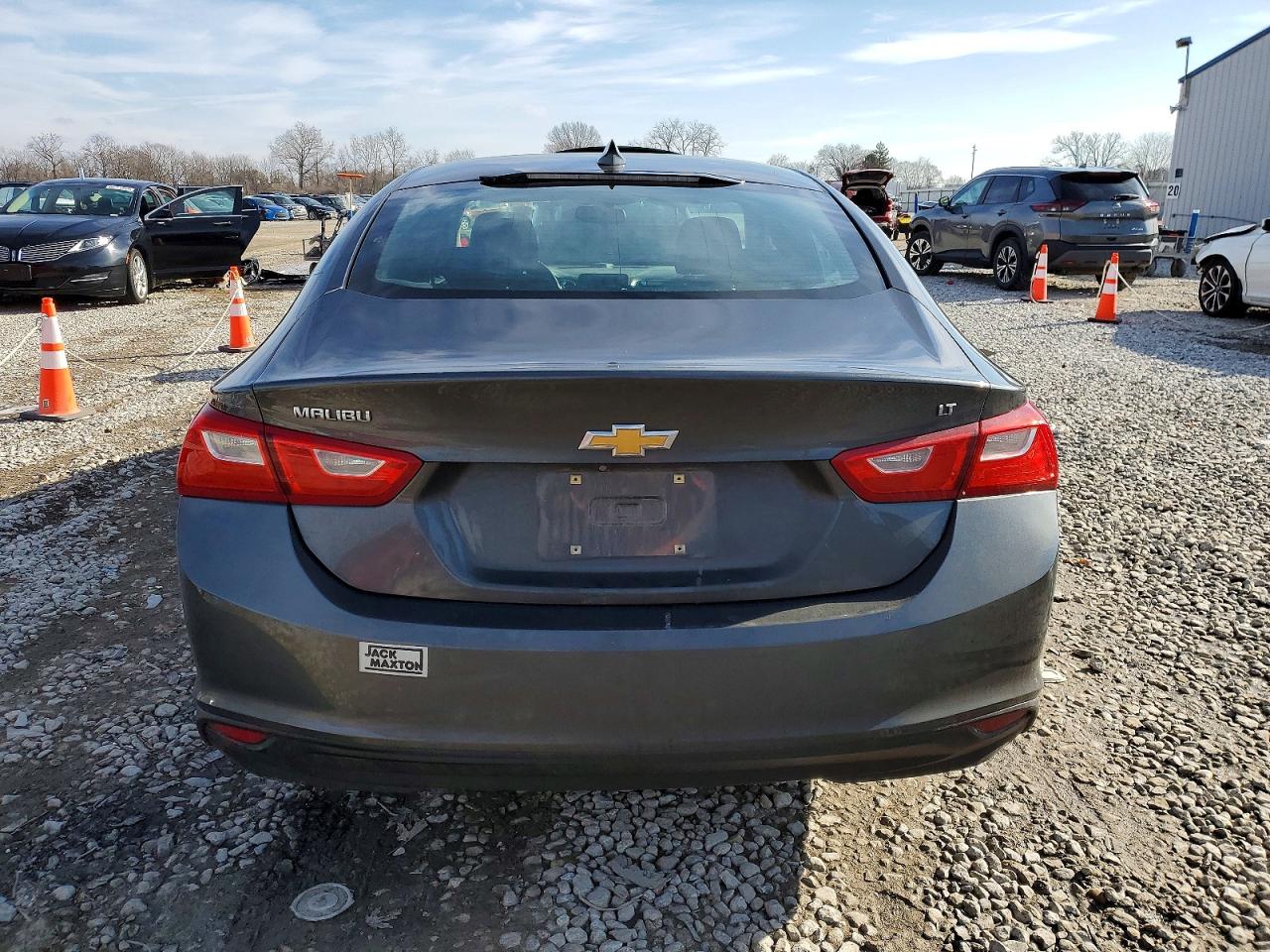 2016 CHEVROLET MALIBU LT photo 6