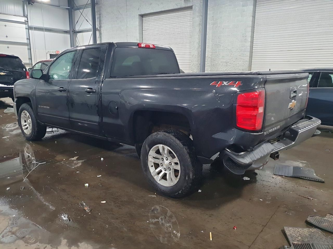 2018 CHEVROLET SILVERADO K1500 LT photo 2