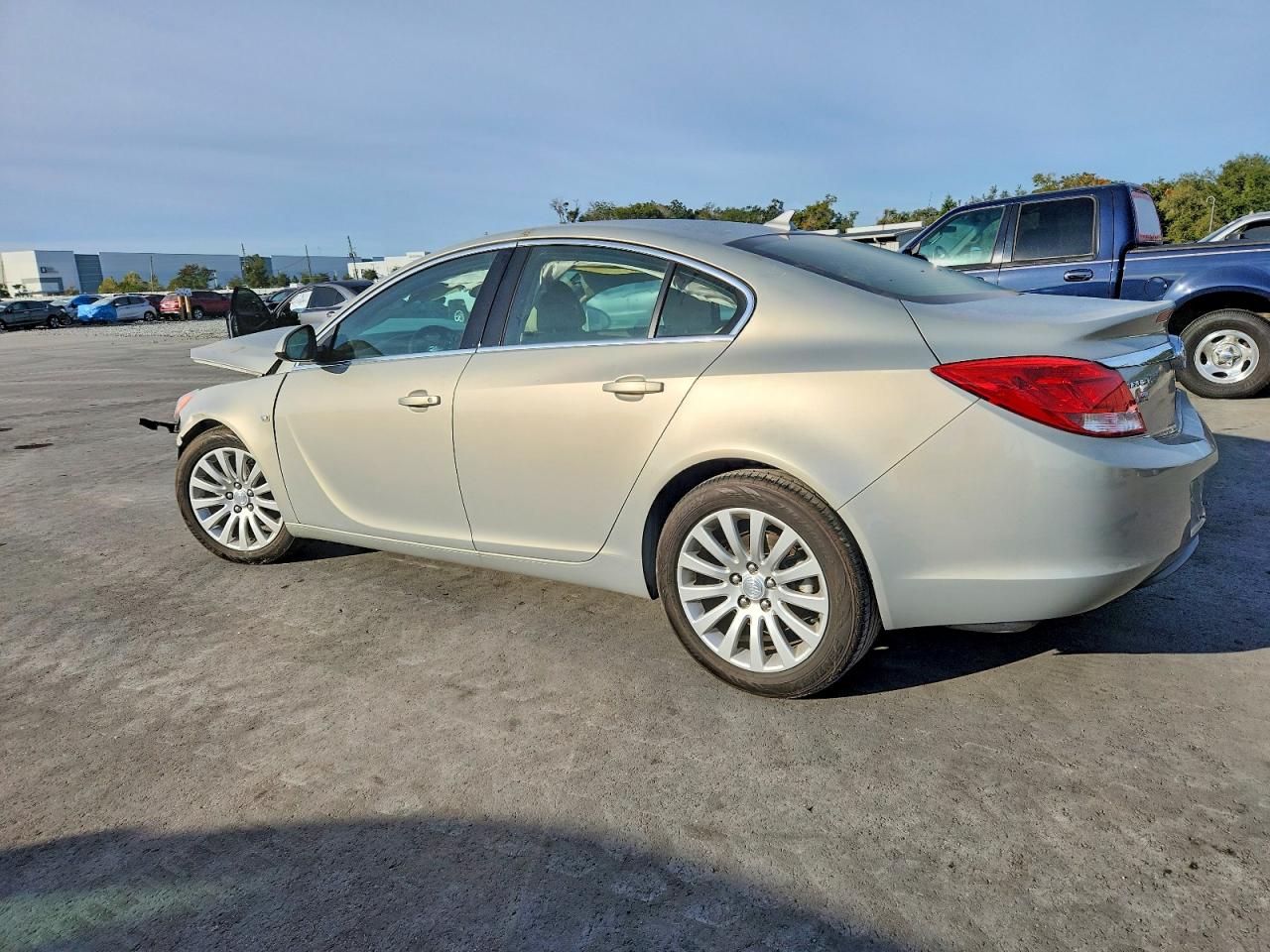 2011 BUICK REGAL CXL photo 2