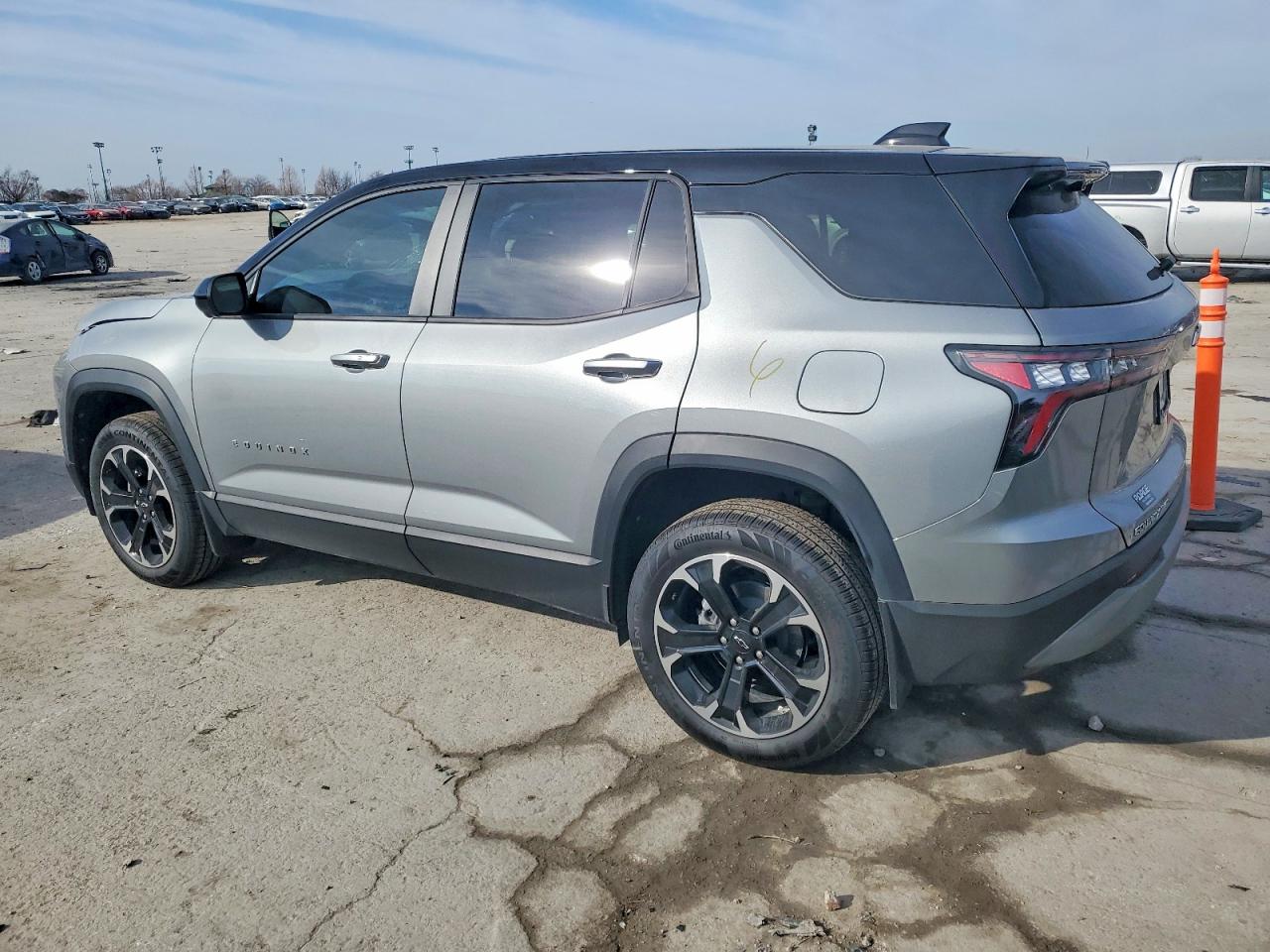 2026 CHEVROLET EQUINOX LT photo 2