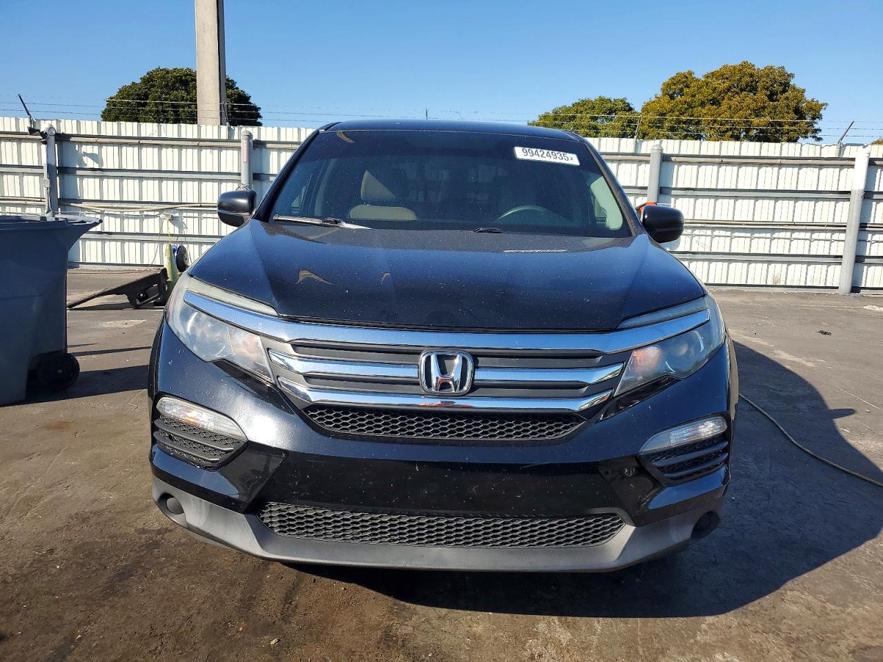 2016 HONDA PILOT LX photo 5