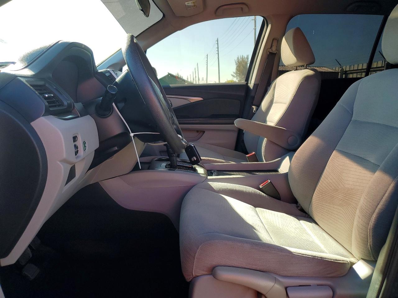 2016 HONDA PILOT LX photo 7