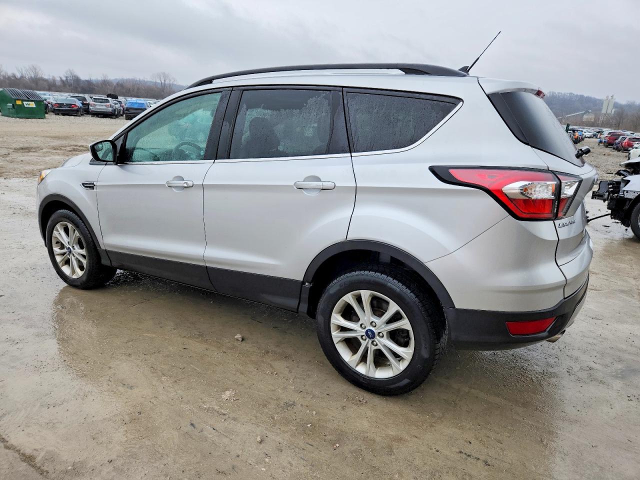2018 FORD ESCAPE SEL photo 2