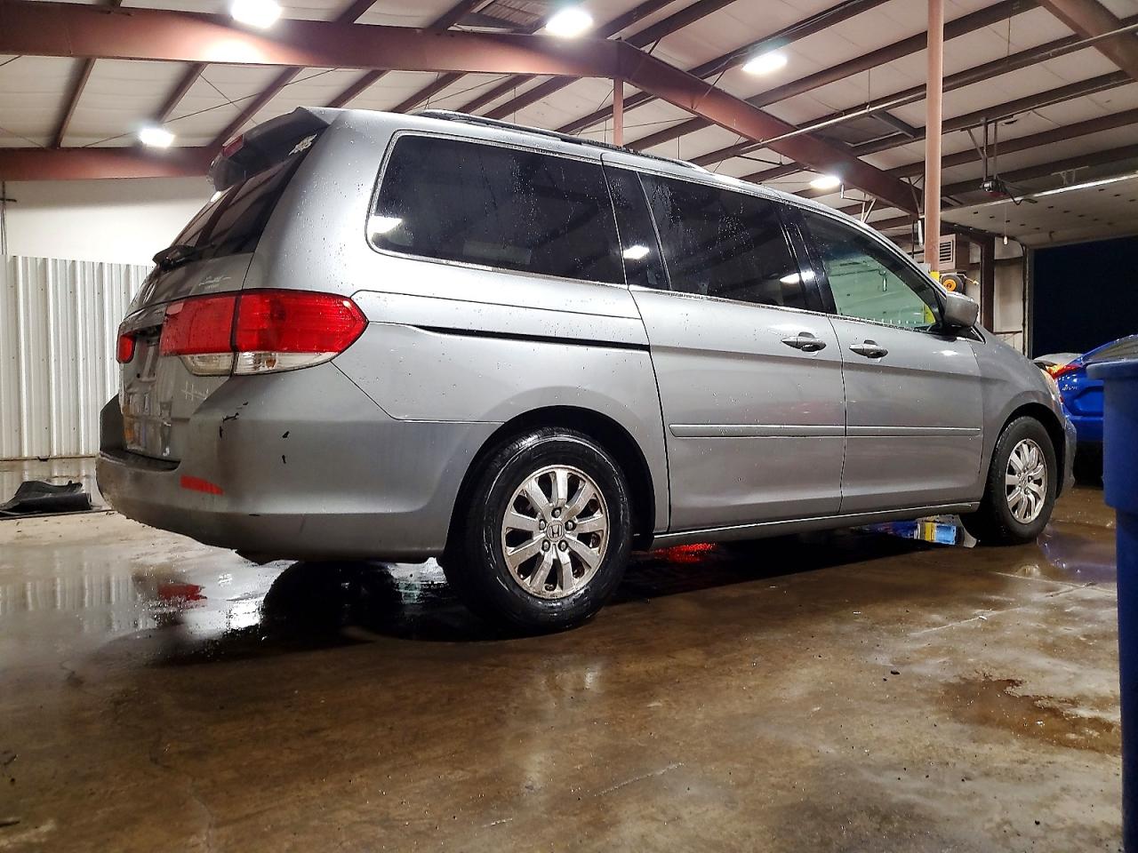 2010 HONDA ODYSSEY EXL photo 3