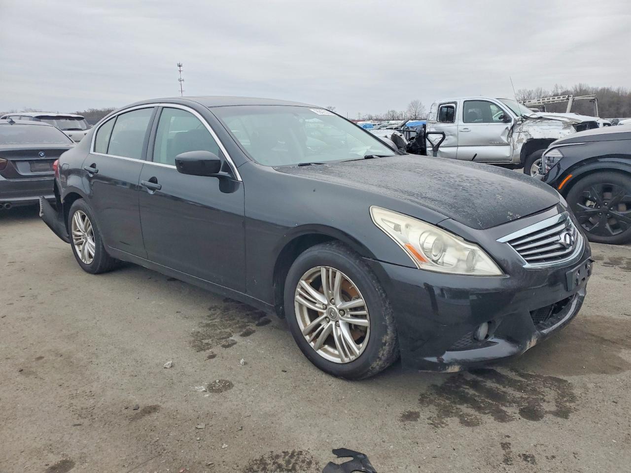 2013 INFINITI G37 photo 7