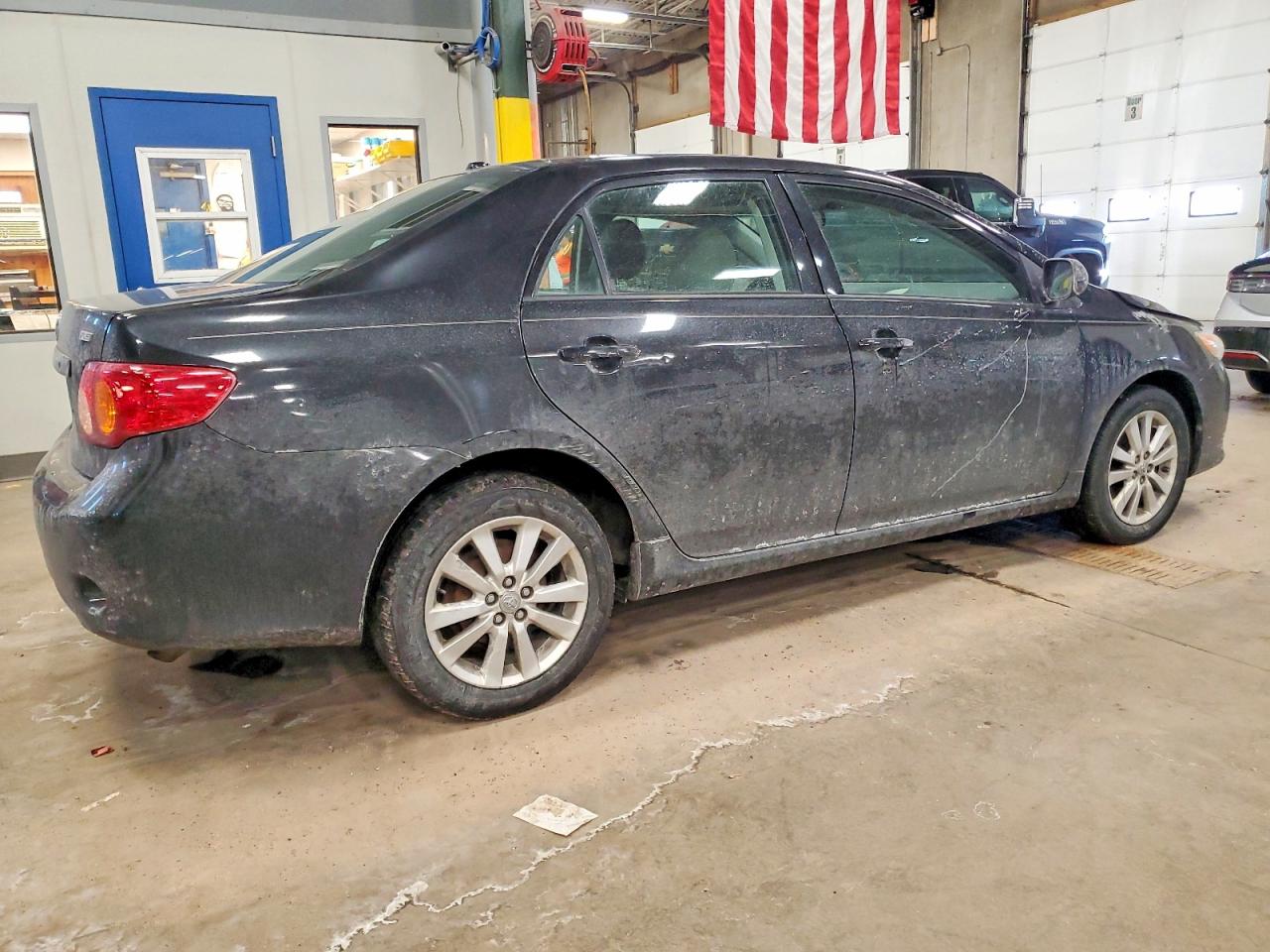 2010 TOYOTA COROLLA BASE photo 3