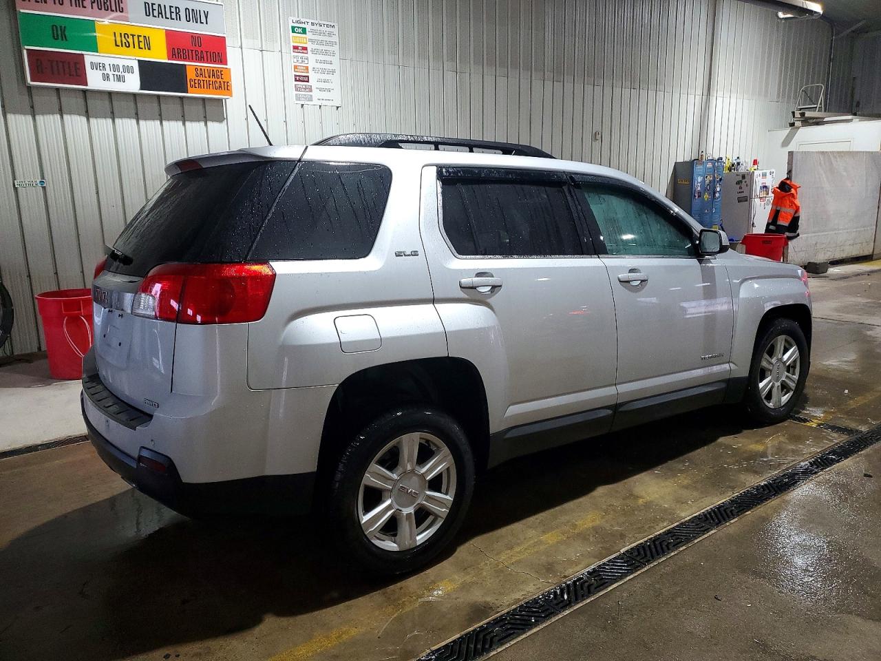 2015 GMC TERRAIN SLE photo 3