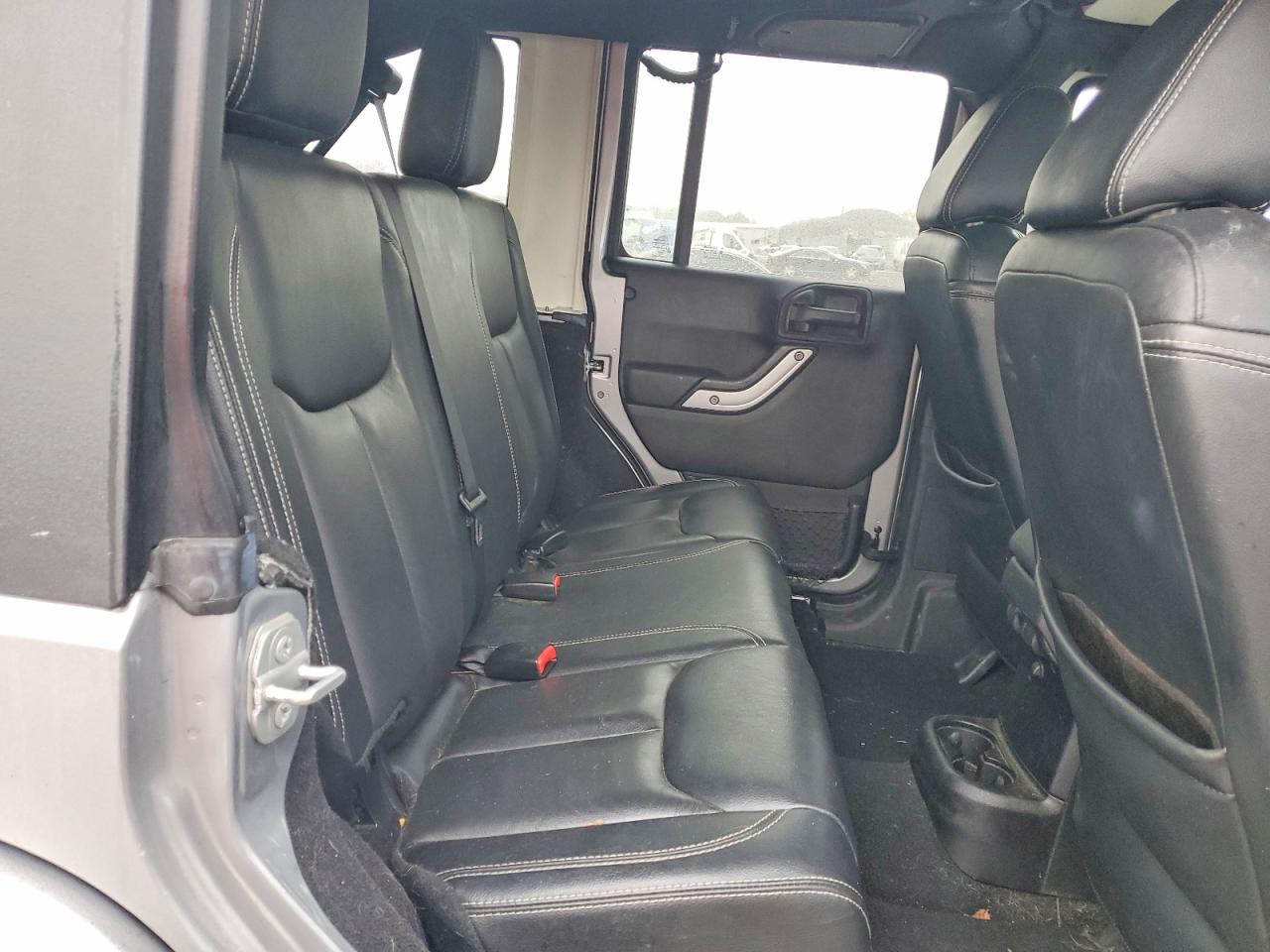 2015 JEEP WRANGLER UNLIMITED SAHARA photo 11