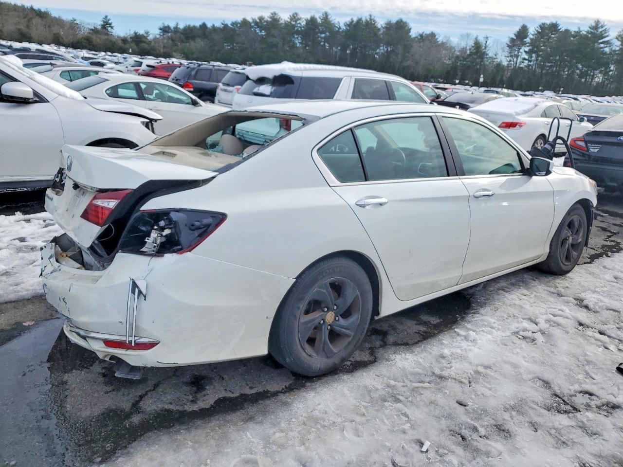 2017 HONDA ACCORD LX photo 5