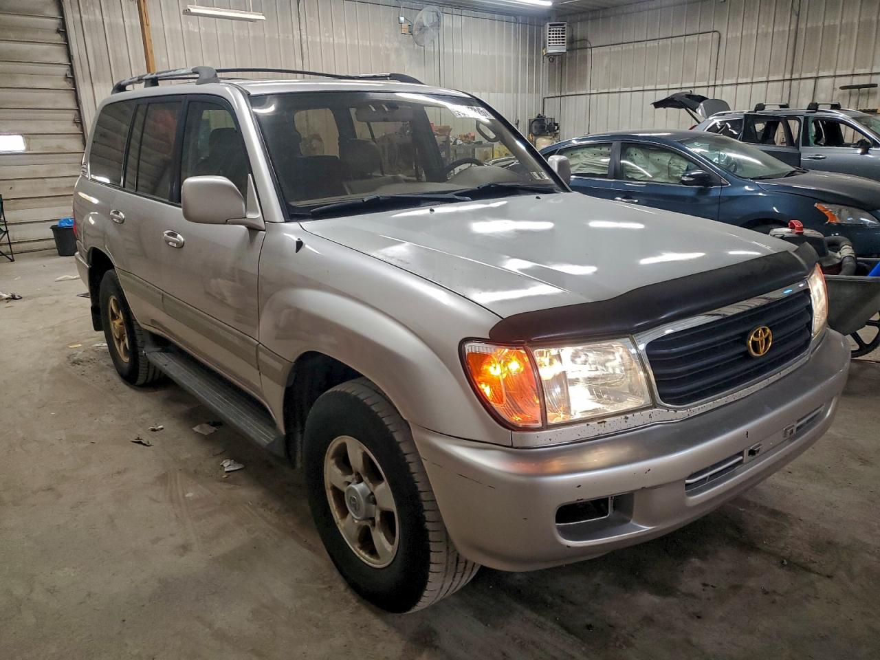 1999 TOYOTA LAND CRUISER photo 4