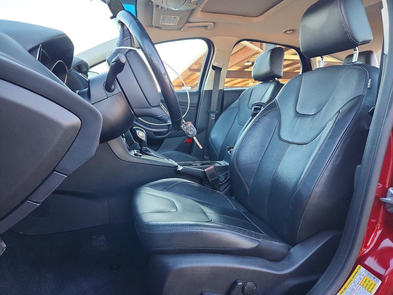 2015 FORD FOCUS SE photo 13