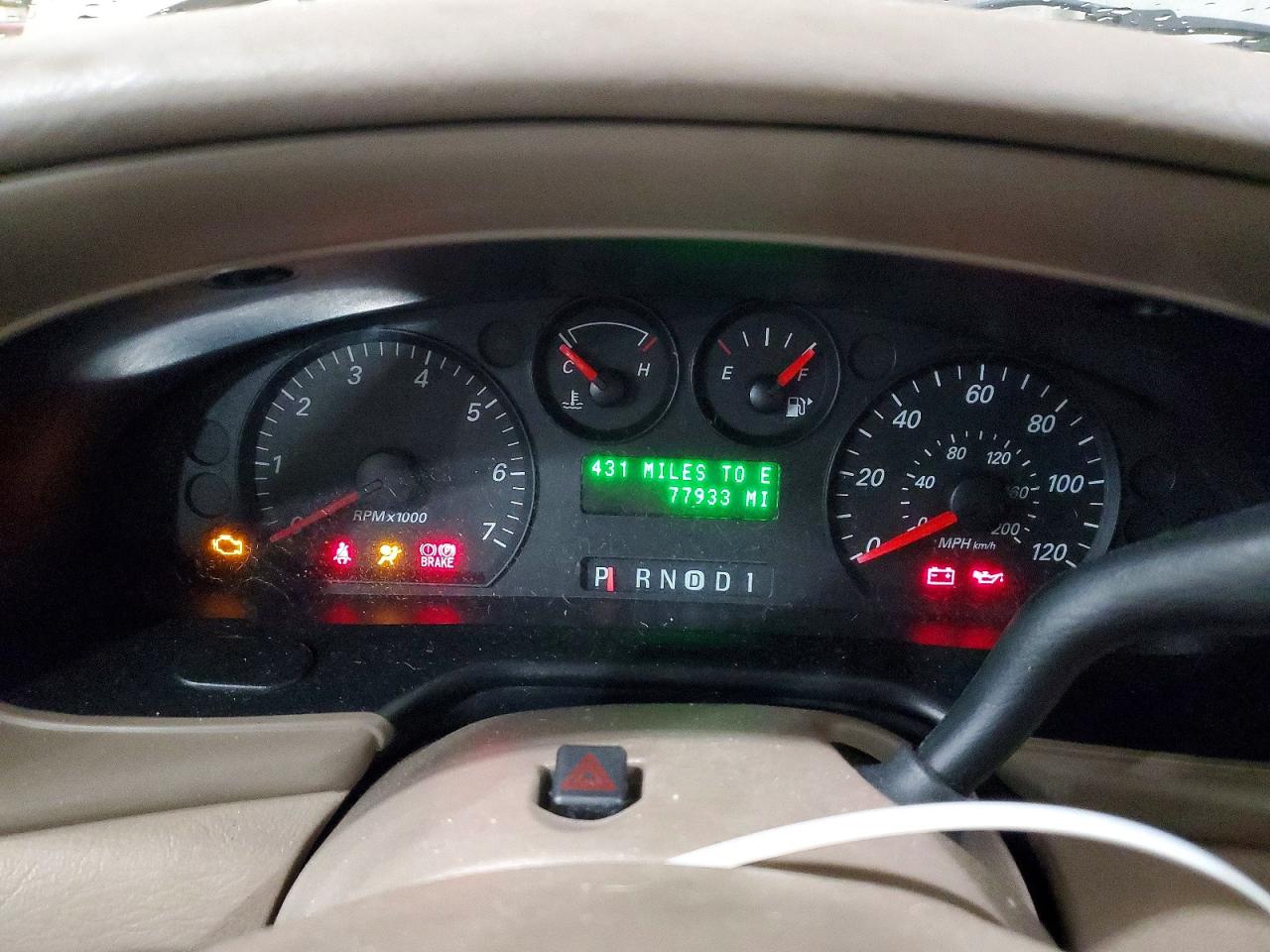 2004 FORD TAURUS LX photo 9