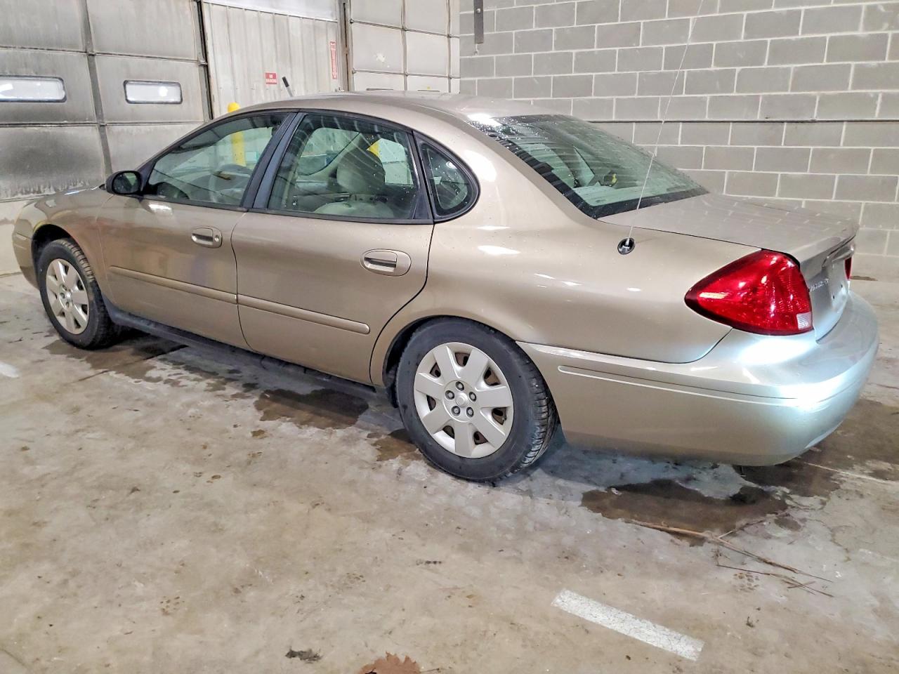 2004 FORD TAURUS LX photo 2