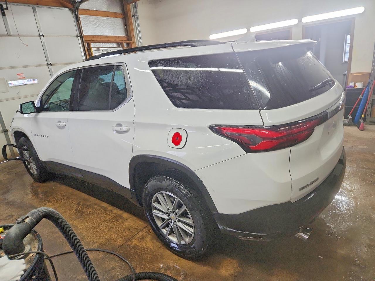 2023 CHEVROLET TRAVERSE LT photo 4