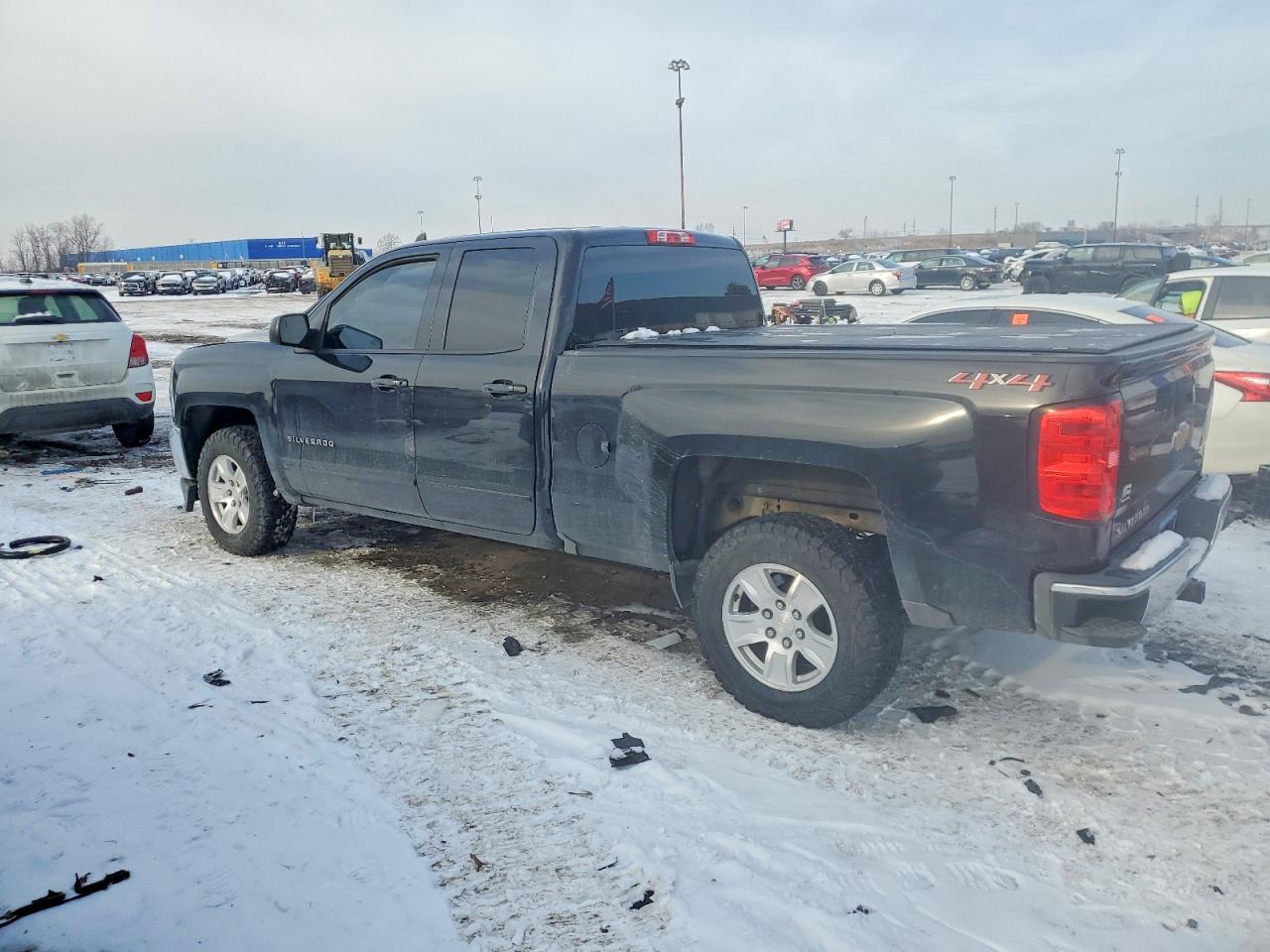 2018 CHEVROLET SILVERADO K1500 LT photo 2