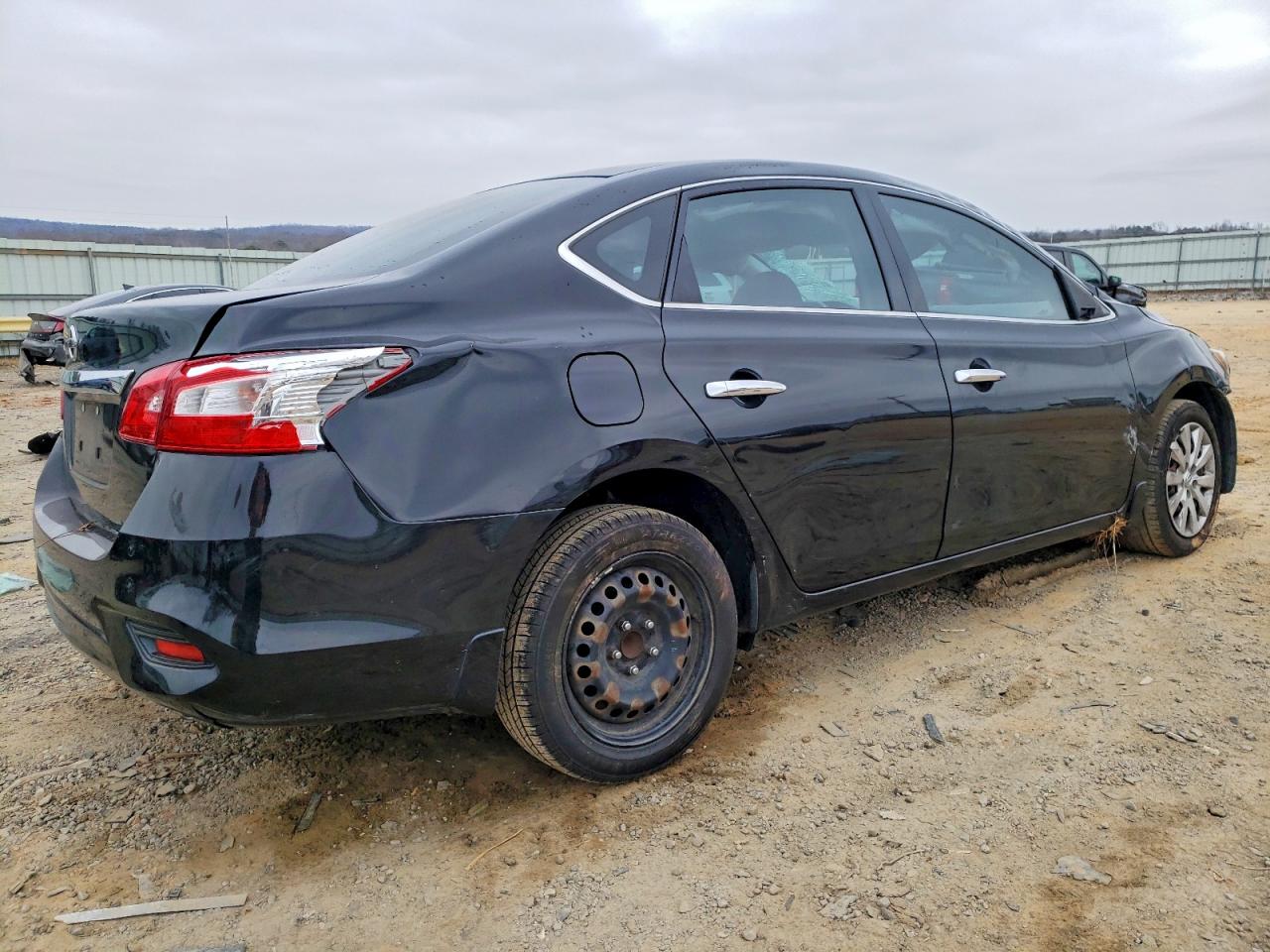 2017 NISSAN SENTRA S photo 3