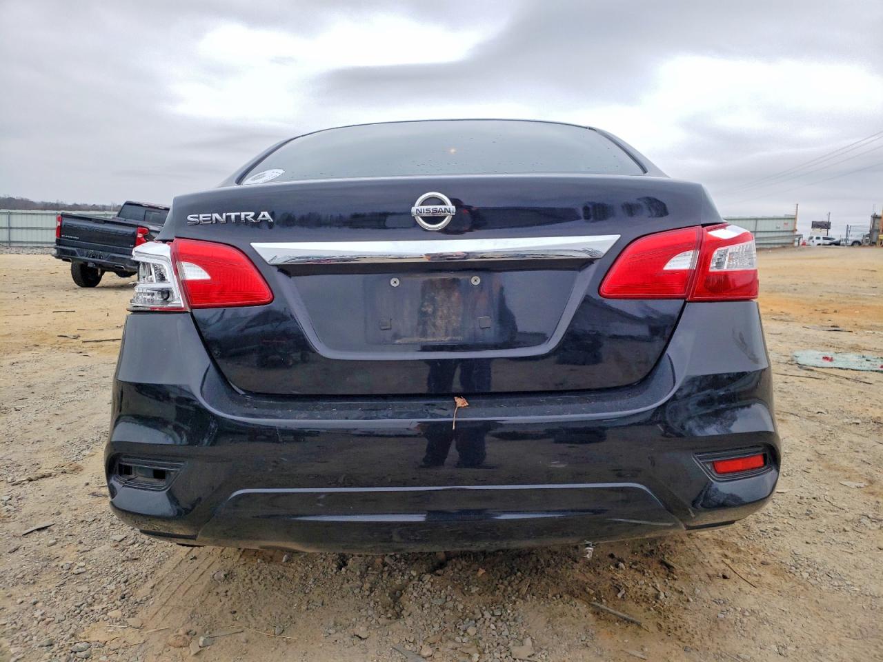 2017 NISSAN SENTRA S photo 6