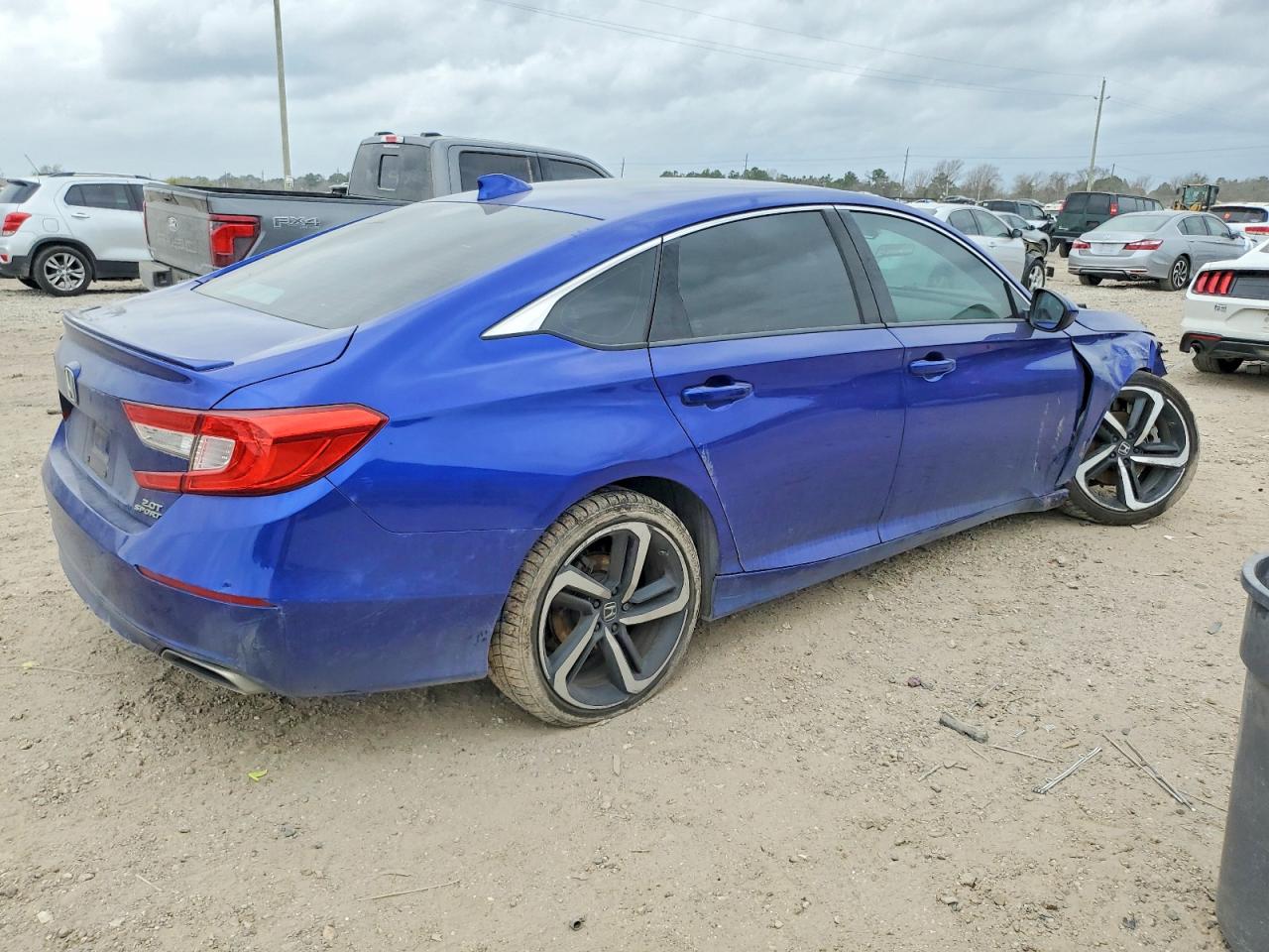 2018 HONDA ACCORD SPORT photo 3