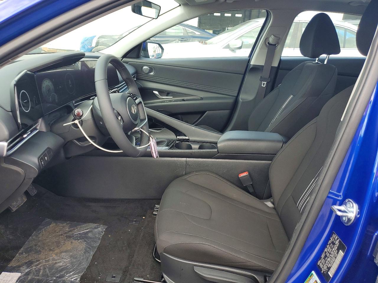 2025 HYUNDAI ELANTRA SEL photo 7