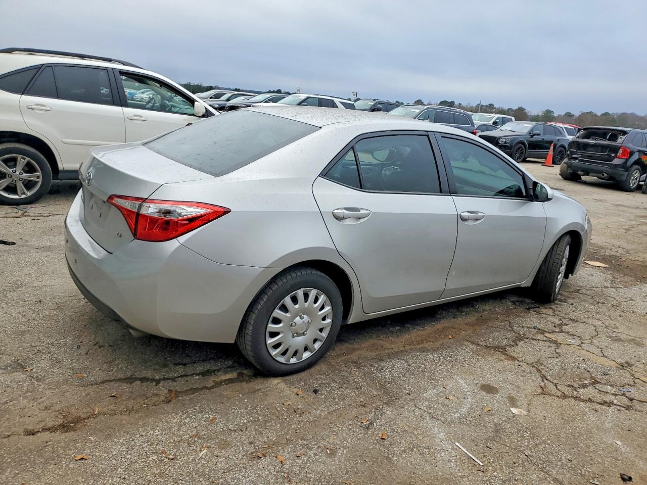 2015 TOYOTA COROLLA L photo 3