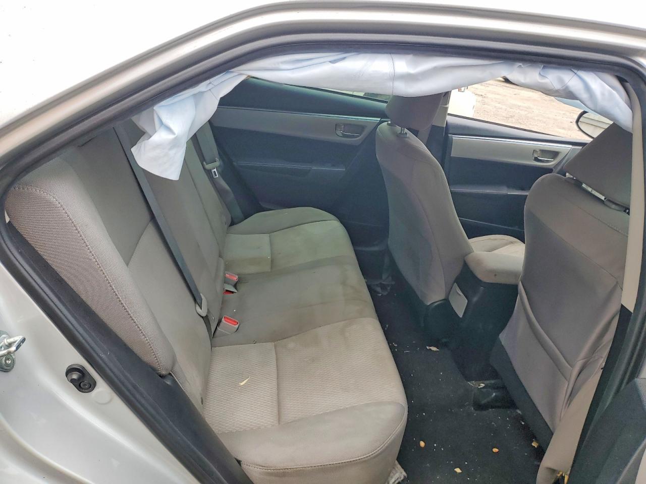 2015 TOYOTA COROLLA L photo 10