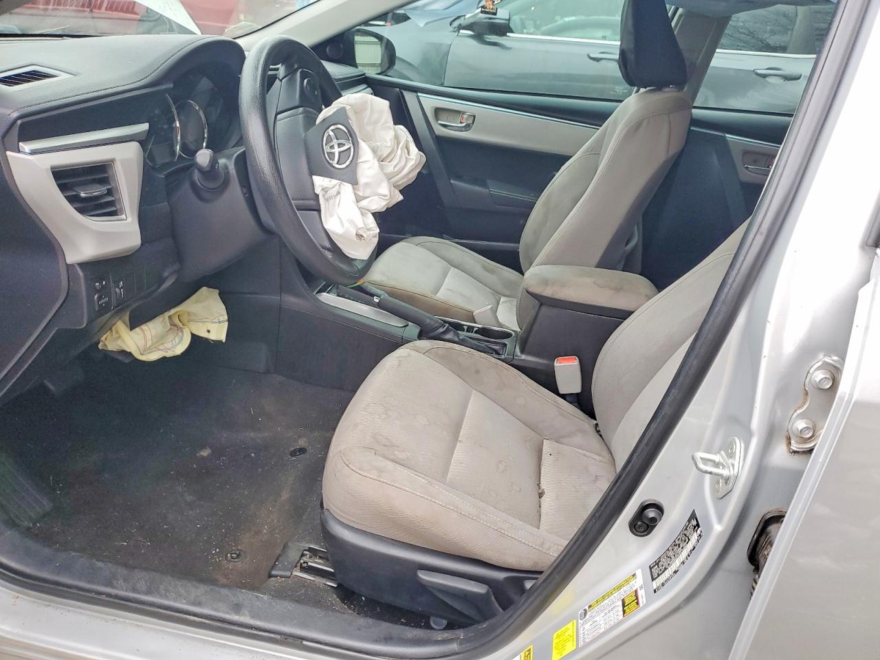 2015 TOYOTA COROLLA L photo 7
