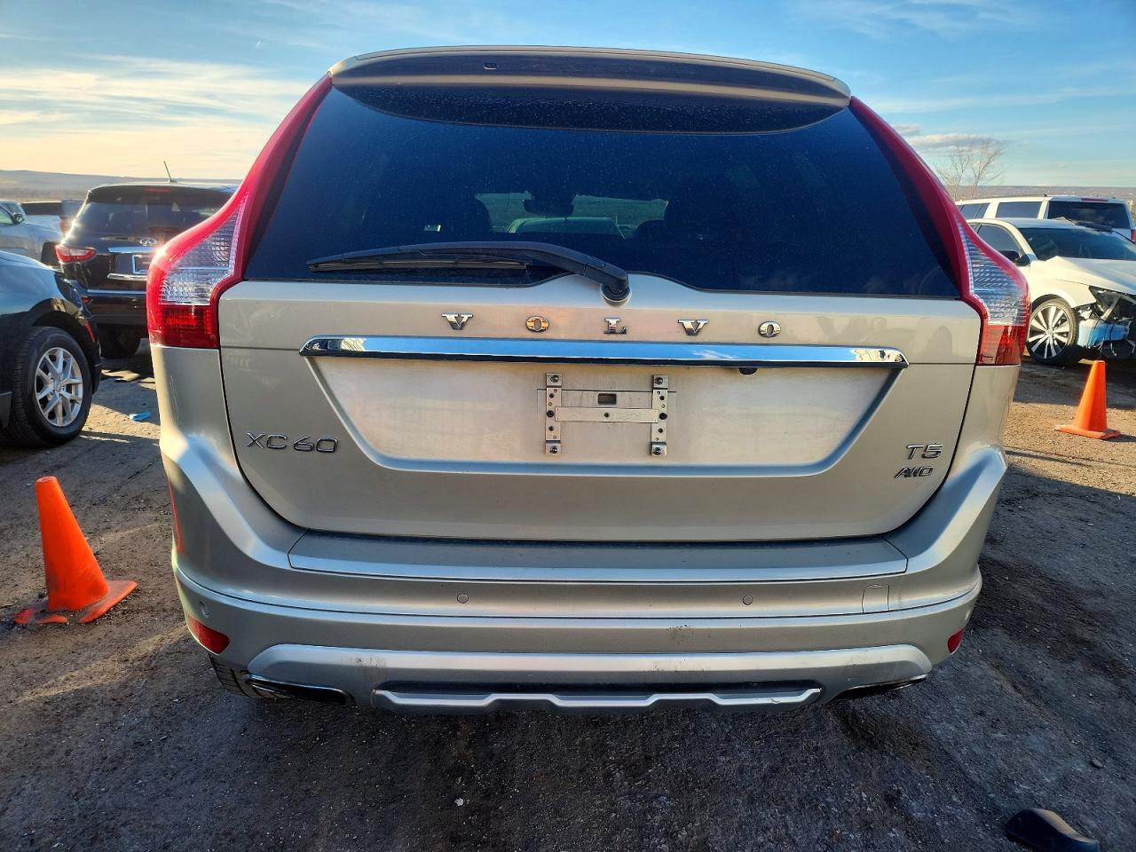 2017 VOLVO XC60 T5 DYNAMIC photo 11
