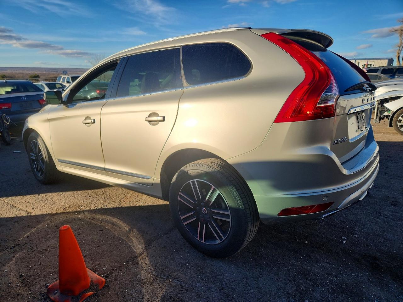 2017 VOLVO XC60 T5 DYNAMIC photo 3