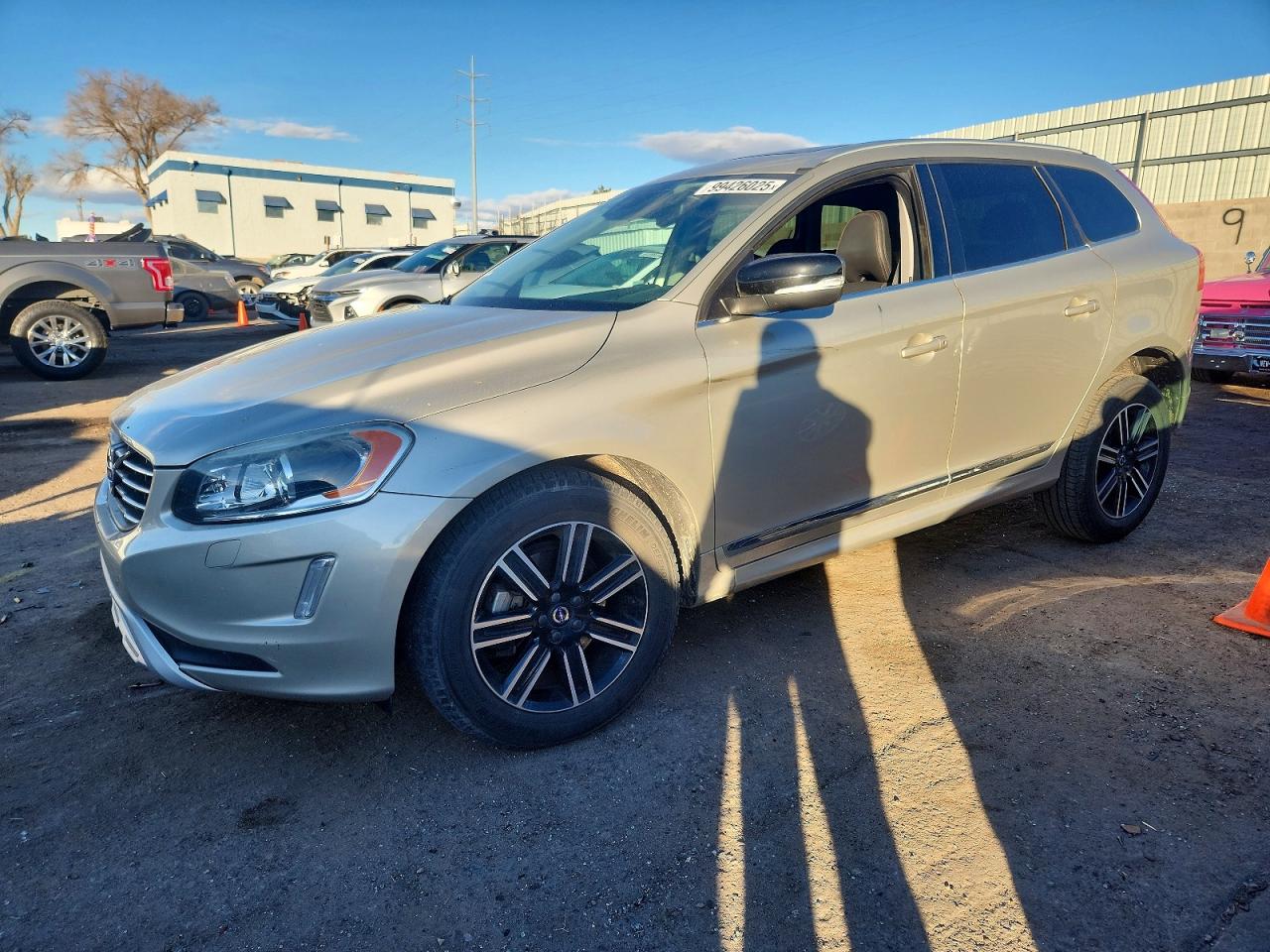 2017 VOLVO XC60