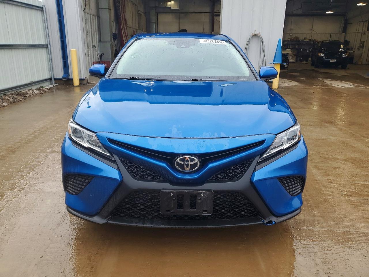 2020 TOYOTA CAMRY SE photo 5