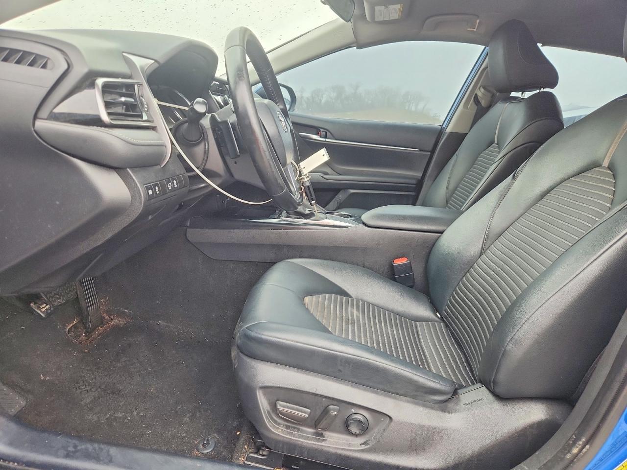 2020 TOYOTA CAMRY SE photo 7