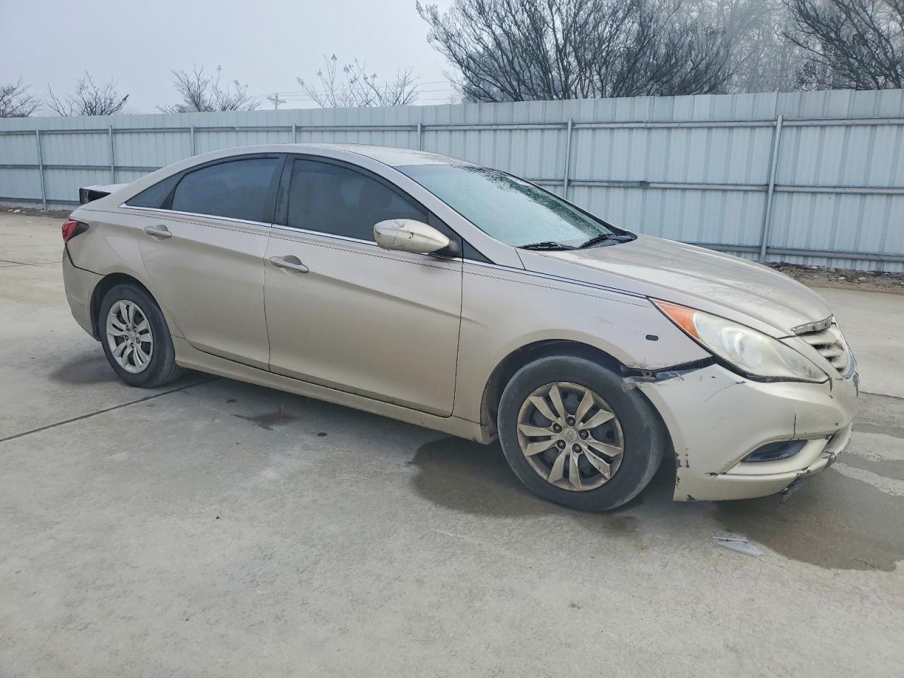 2011 HYUNDAI SONATA GLS photo 4