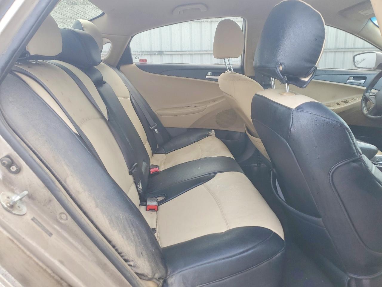 2011 HYUNDAI SONATA GLS photo 10