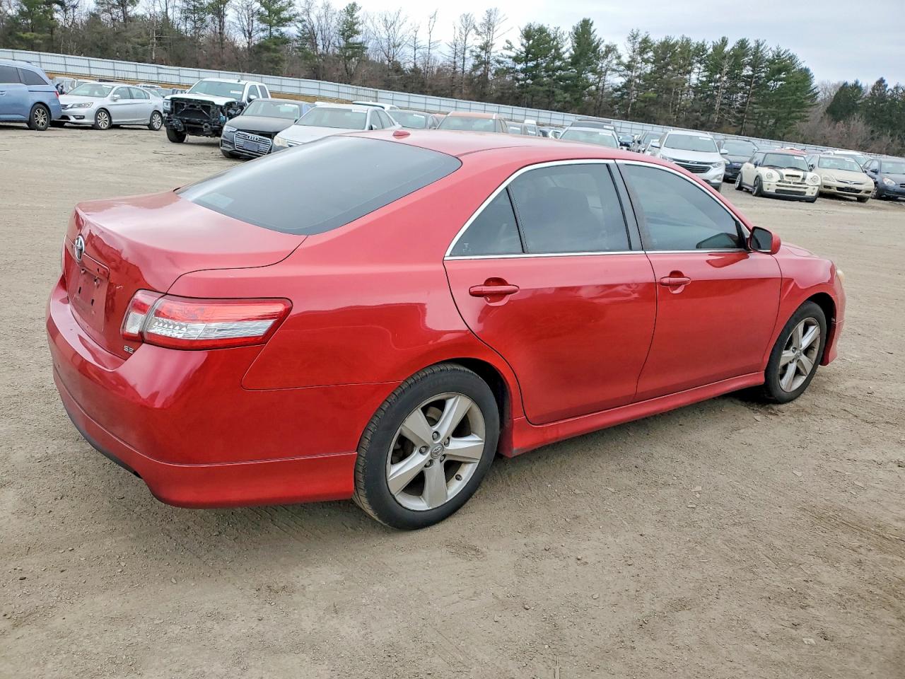 2011 TOYOTA CAMRY BASE photo 3